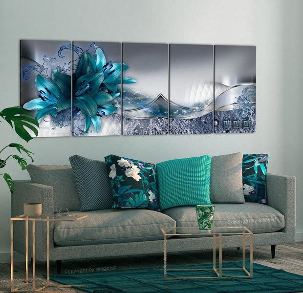 Stretched Canvas Glamour Art - Arctic Lilies