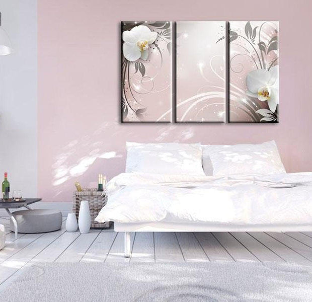 Stretched Canvas Glamour Art - Lilac Fascination