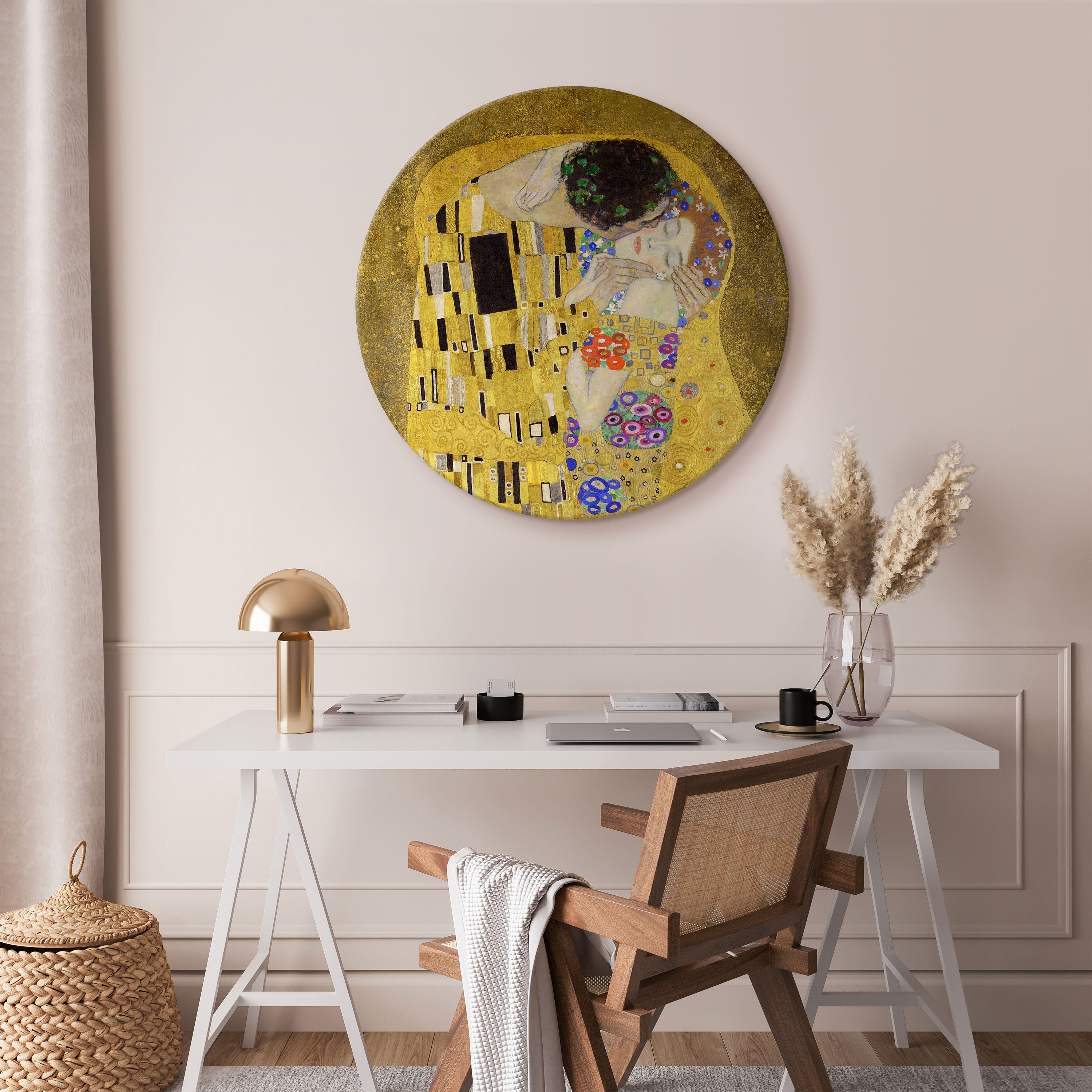 Round Canvas Print - Kiss - Gustav Klimt - A Couple in Love in a Passionate Embrace