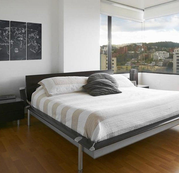 Stretched Canvas World Map Art - Geography Lesson (Italian Language) 3 Piece