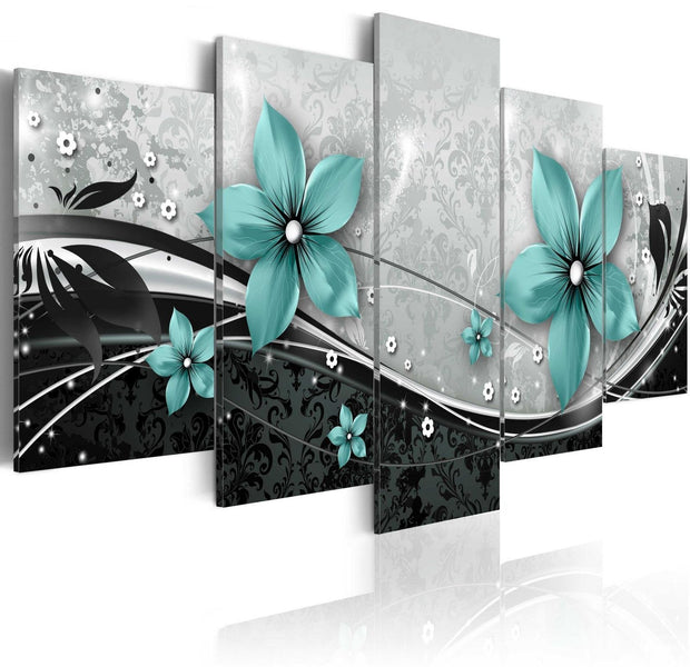 Glamour Stretched Canvas Art - Turquoise Flower Of Night-Tiptophomedecor